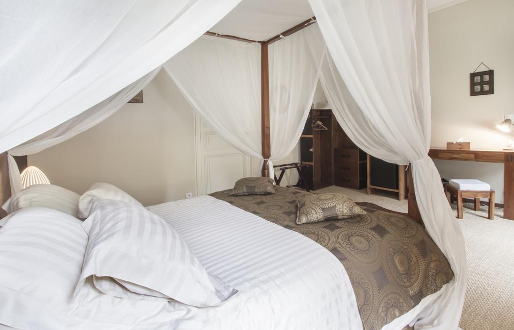 Chateau De Puyrigaud Bed & Breakfast Leoville Luaran gambar