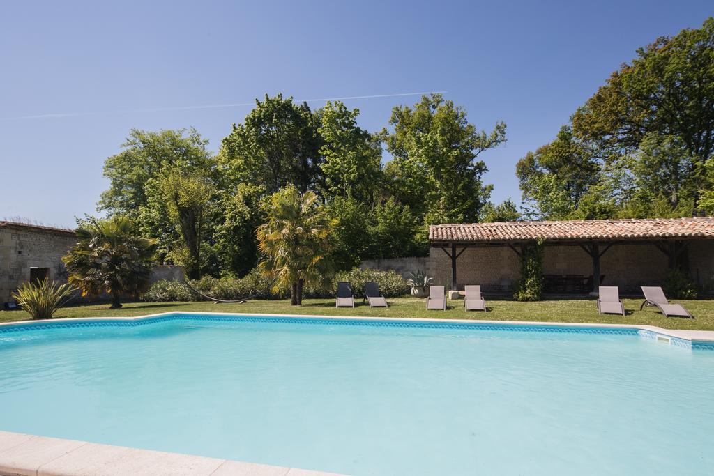 Chateau De Puyrigaud Bed & Breakfast Leoville Luaran gambar