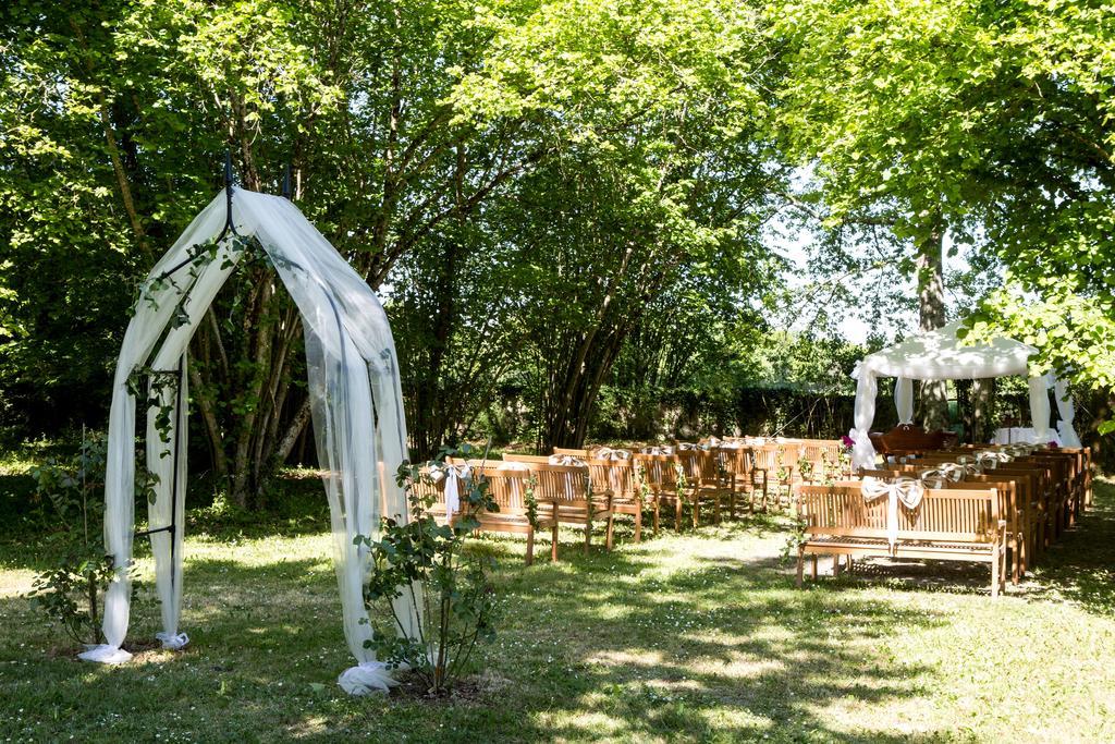 Chateau De Puyrigaud Bed & Breakfast Leoville Luaran gambar