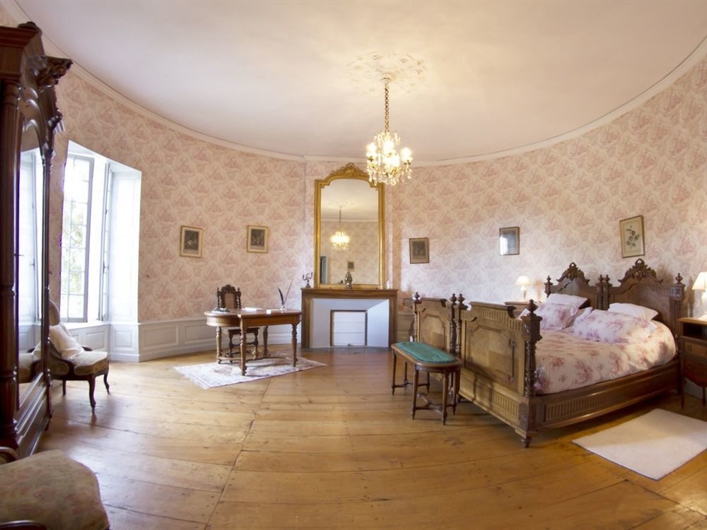 Chateau De Puyrigaud Bed & Breakfast Leoville Luaran gambar