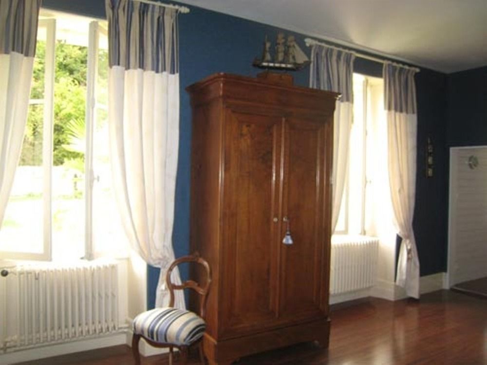Chateau De Puyrigaud Bed & Breakfast Leoville Luaran gambar