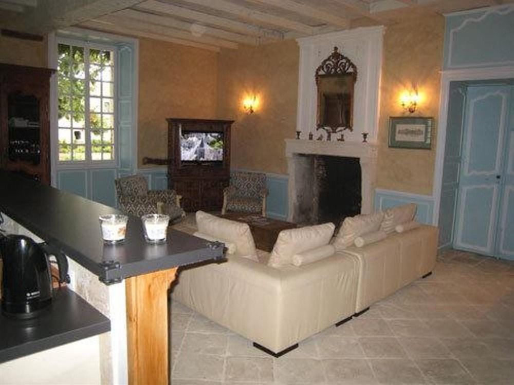 Chateau De Puyrigaud Bed & Breakfast Leoville Luaran gambar
